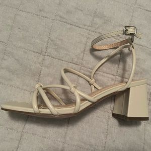 Miss Lola weekend cruise block heel